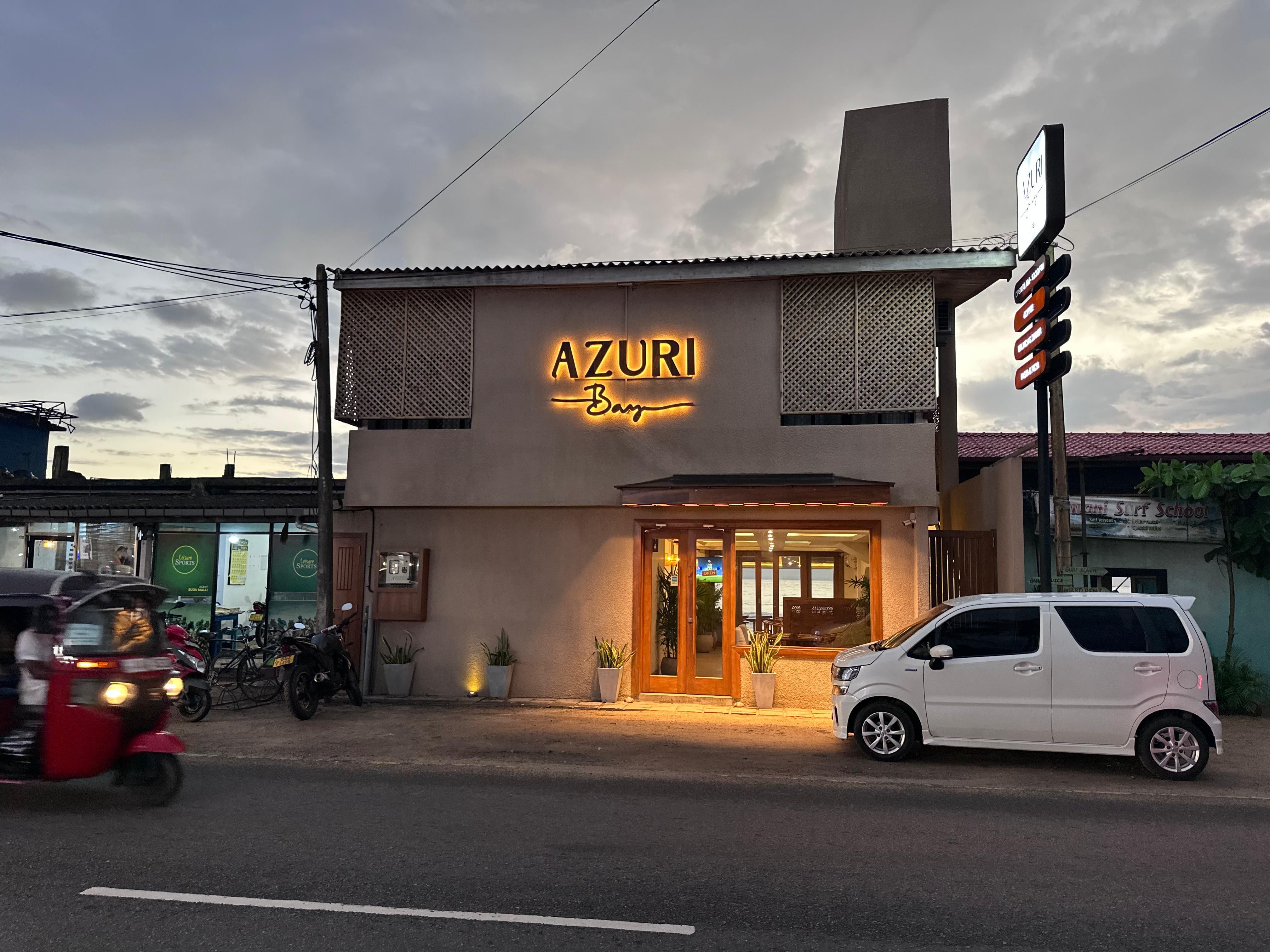 Девата, отель на пляже, вид с дороги